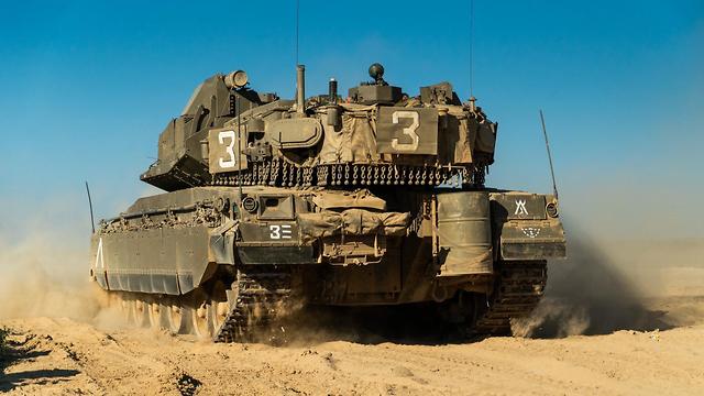 دبابة إسرائيلية مشاركة فى المناورات 