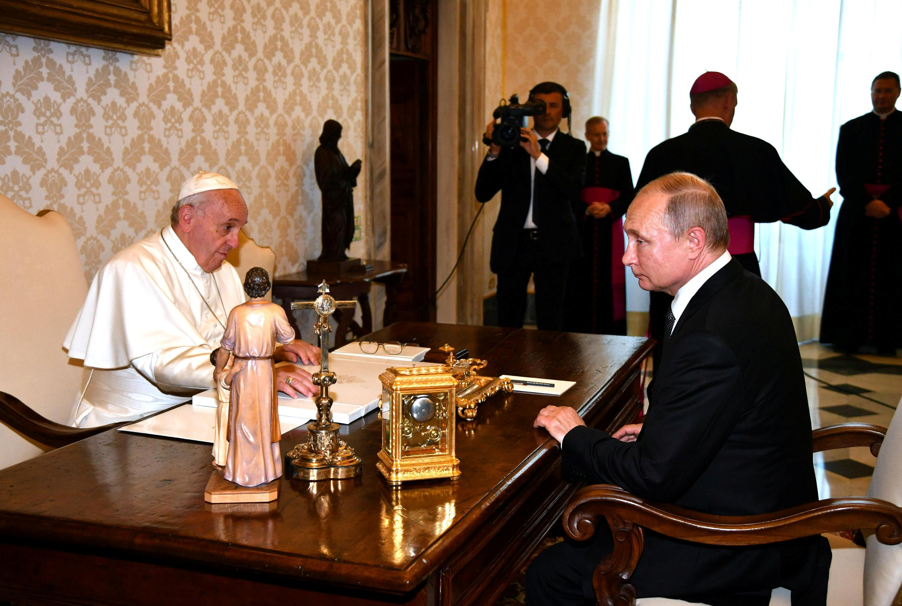 بابا الفاتيكان والرئيس الروسى