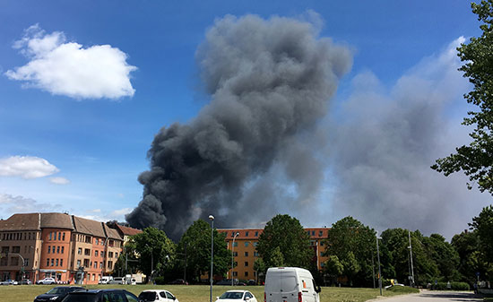 حريق هائل فى مركز تجارى بألمانيا (4)