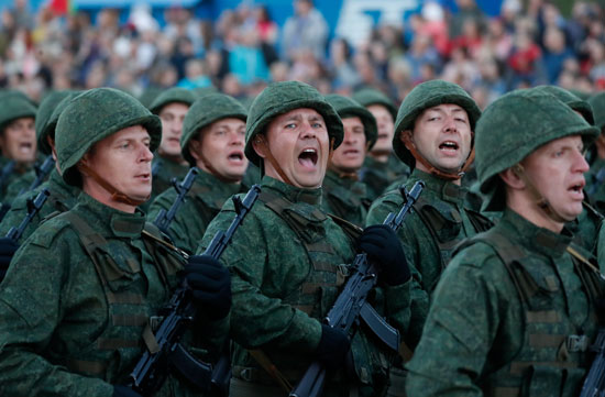 الجيش-البيلاروسى-يشارك-بعروض-عسكرية-فى-يوم-الاستقلال