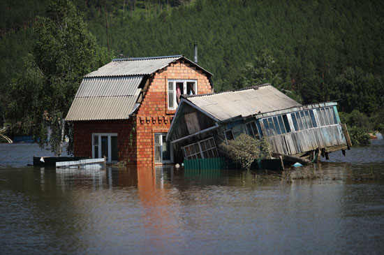 منازل-مدمرة-نتيجة-الفيضانات