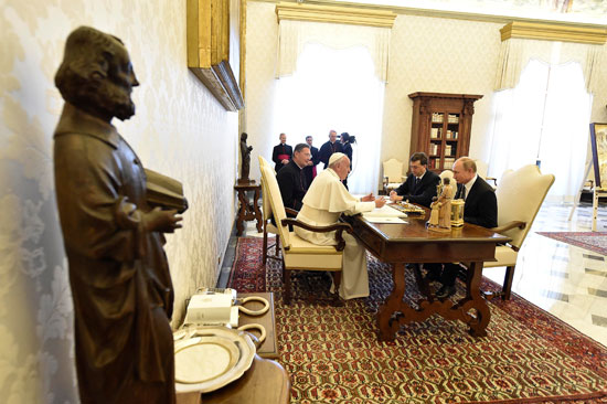 لقاء-الرئيس-الروسى-والبابا-فرانسيس