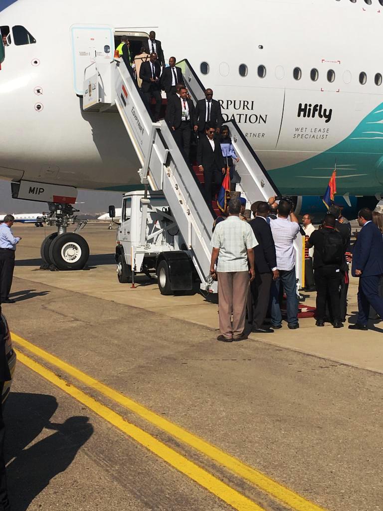 مشجعو مدغشقر يصلون مطار القاهرة (4)