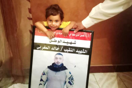 في الذكرى الثانية لاستشهاده خالد مغربى دبابة مرعب الإرهابيين والده منسى كان بيطلب خالد بالاسم عشان الزفة تكمل فى الجنة جماعة كان دائما يؤكد لنا إنه شهيد وكانت وصيته ليا صلة الرحم