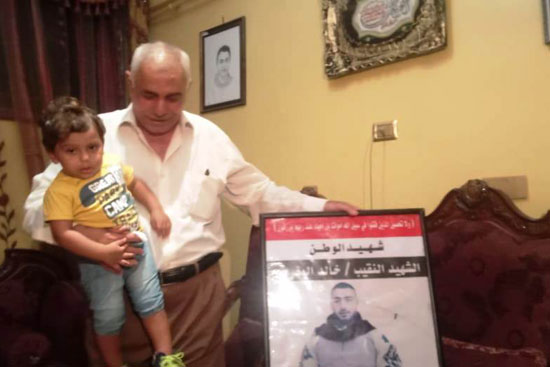 في الذكرى الثانية لاستشهاده خالد مغربى دبابة مرعب الإرهابيين والده منسى كان بيطلب خالد بالاسم عشان الزفة تكمل فى الجنة جماعة كان دائما يؤكد لنا إنه شهيد وكانت وصيته ليا صلة الرحم