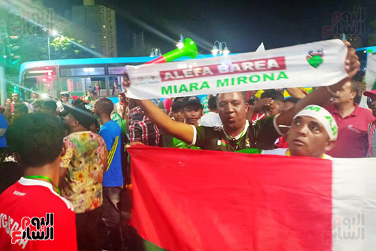 فرحة-جماهير-مدغشقر-بفوز-فريقهم--(31)