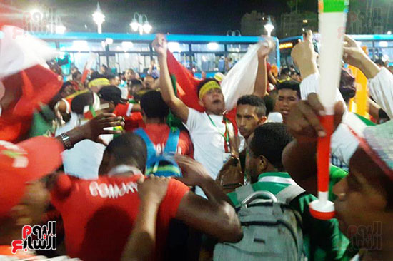 فرحة-جماهير-مدغشقر-بفوز-فريقهم--(4)