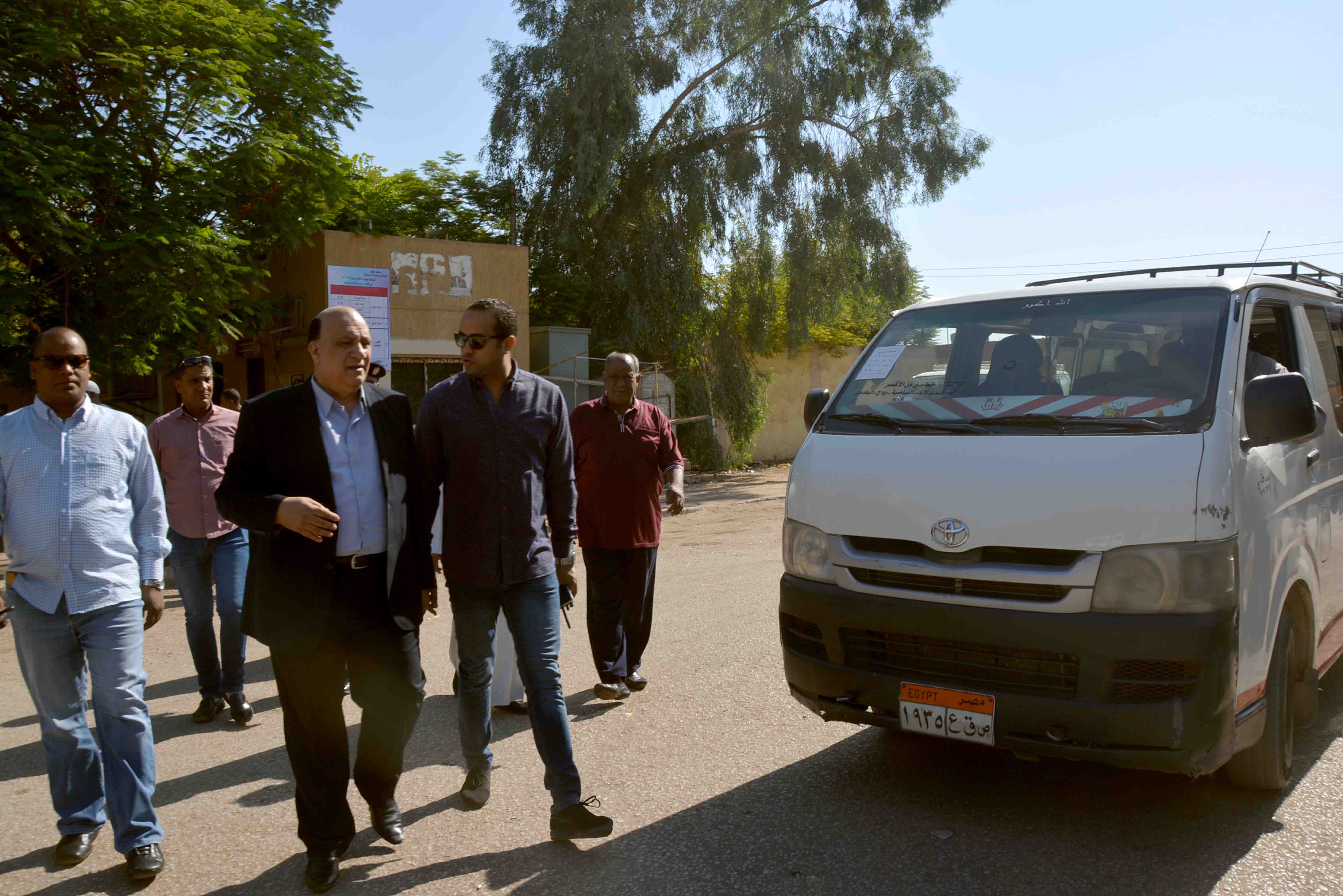 سكرتير مساعد محافظة الأقصر يقود جولة علي مواقف السيارات (3)