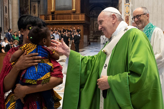 بابا-الفاتيكان-يبارك-المهاجرين