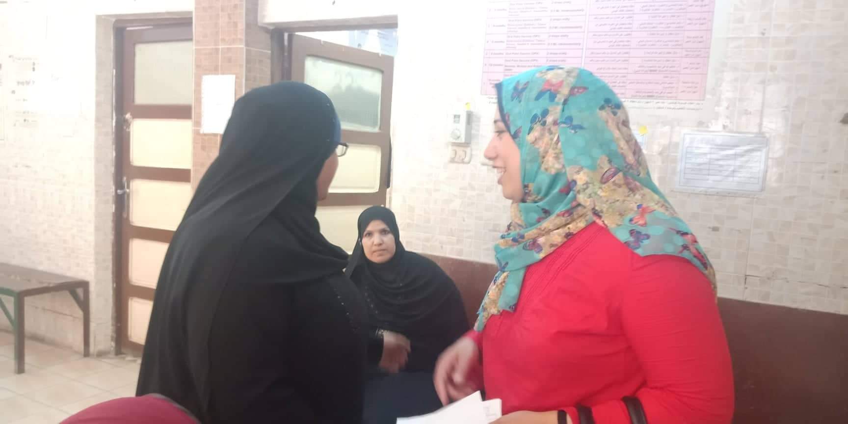  توافد العديد من السيدات بمدينة بنها علي مقر حملة الكشف عن سرطان الثدي (6)