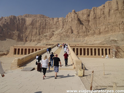 السياح فى مدينة الاقصر السياح فى مدينة الاقصر