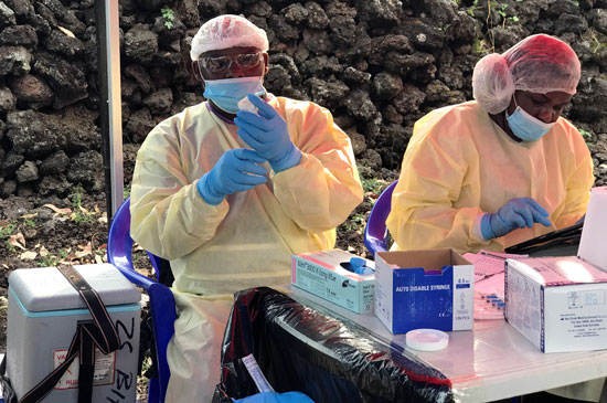 تعبئة مصل الإيبولا