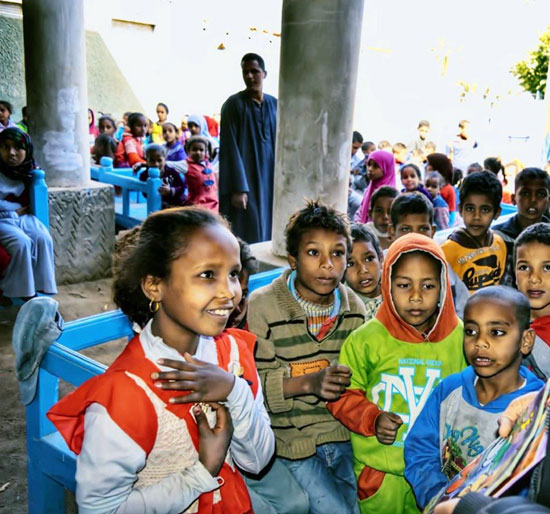 عربية الحواديت توفر كتب لأطفال القرى والنجوع (14)