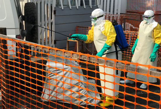 مكافحة وباء الإيبولا