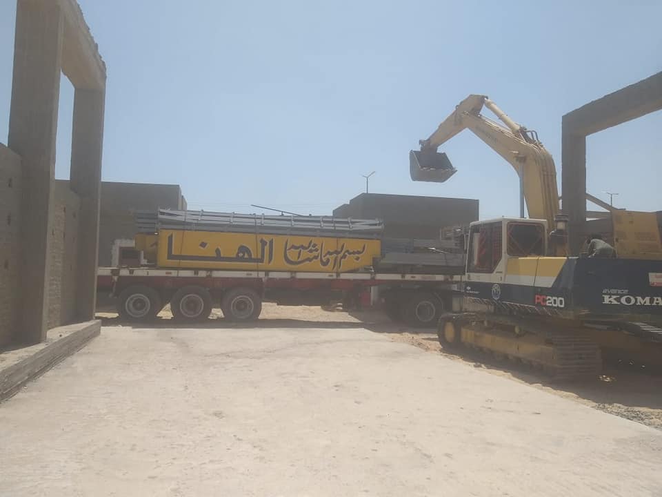منطقة البغدادي الصناعية بالأقصر تواصل التجهيز بإستقبال المعدات الثقيلة لإفتتاح المصانع قريباً (2)
