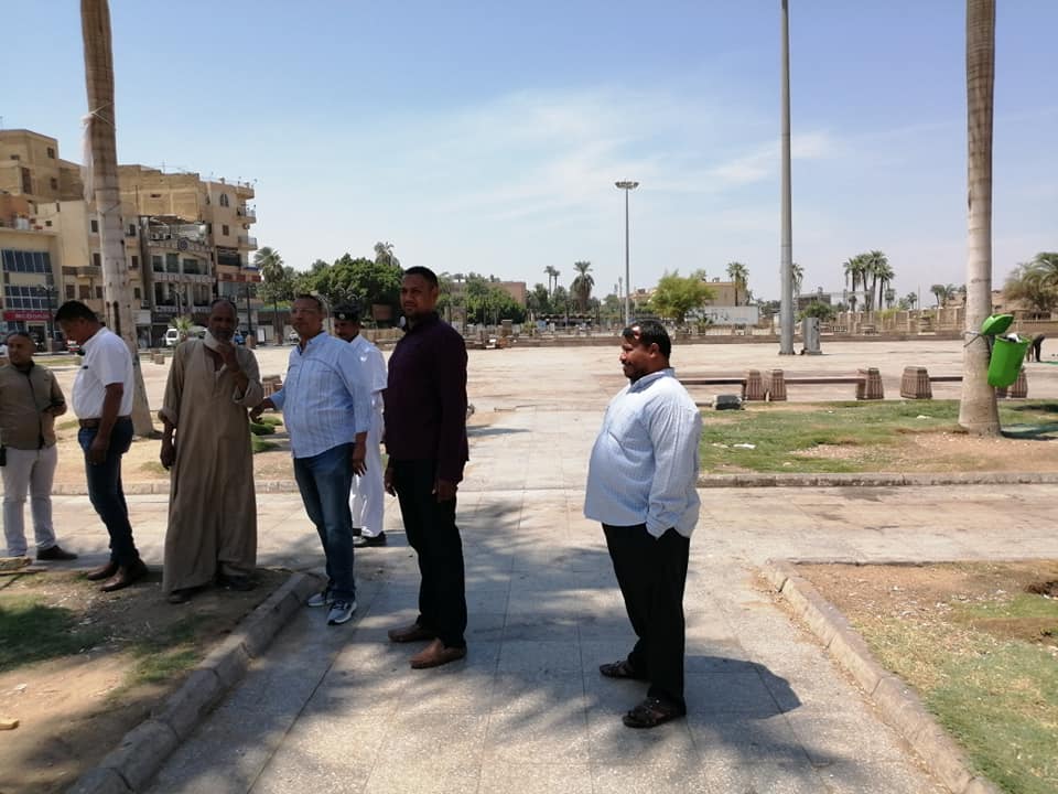 بدء تجهيز وتجميل ساحة أبو الحجاج أكبر ساحة لآداء صلاة عيد الأضحي بالأقصر  (3)