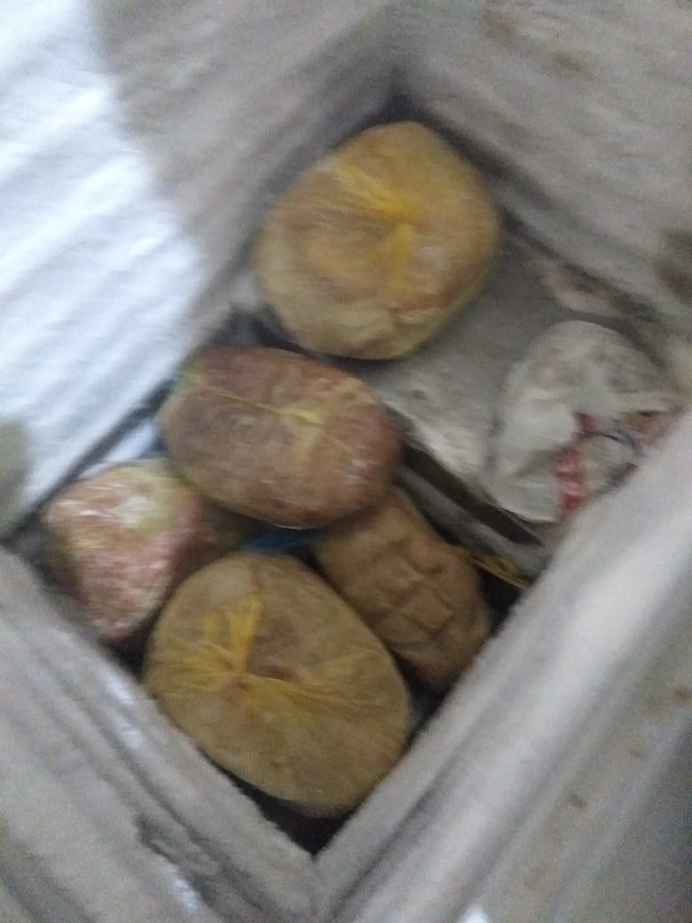 ضبط لحوم منتهية الصلاحية  (6)