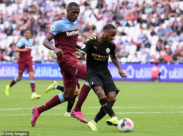 17152948-7347013-Sterling_gets_his_third_and_City_s_fifth_in_stoppage_time_with_a-a-18_1565560078654