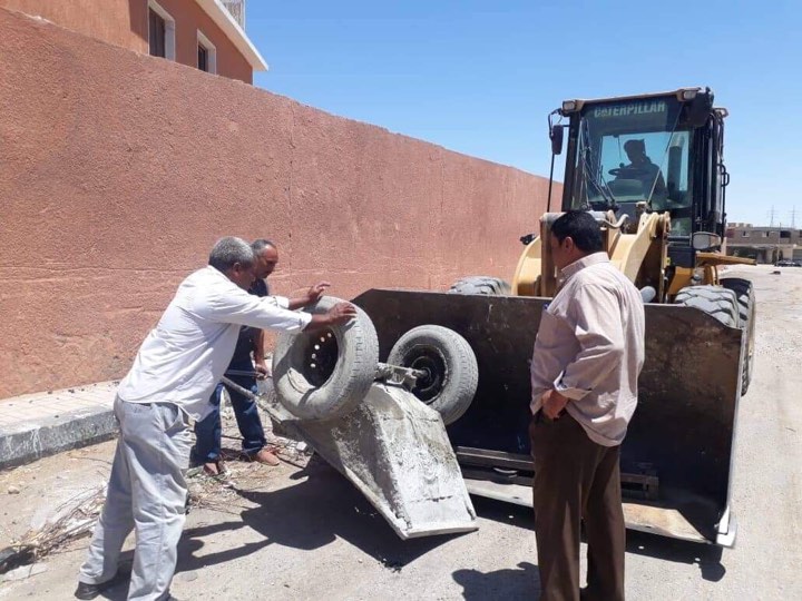 رفع 47 طن مخلفات بثالث أيام العيد وإزالة حالات تعدي علي أراضي الدولة بمدينة القرنة (5)