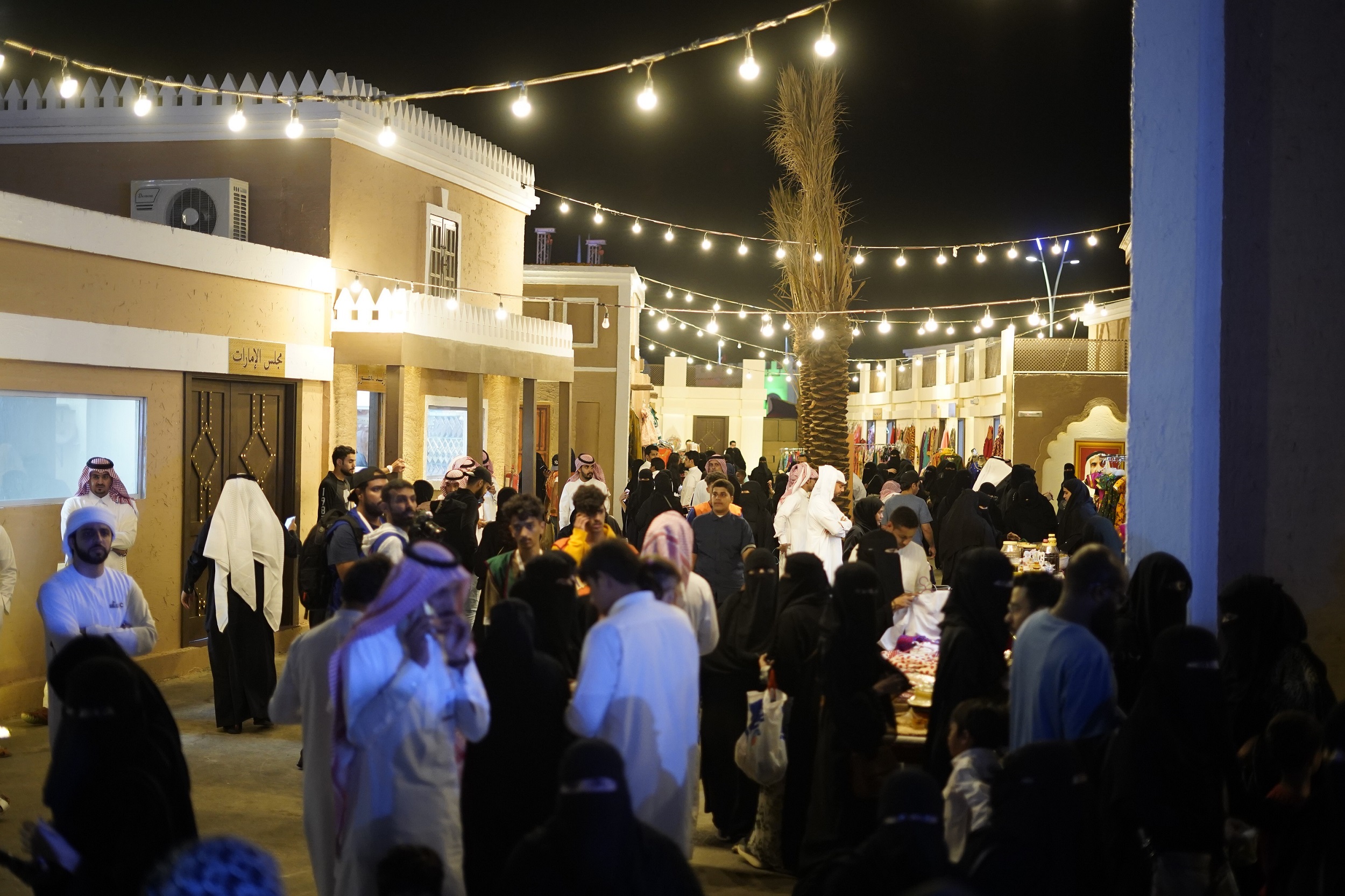 التراث الإماراتي حاضراً في النسخة الـ 13 من مهرجان سوق عكاظ بالطائف (3)
