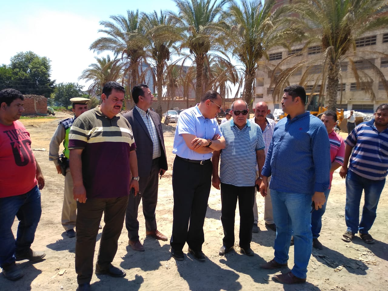 محافظ الشرقية يقود حملة لإزالة تعد على 11 قيراطا زراعيا بقرية شيبة  (4)