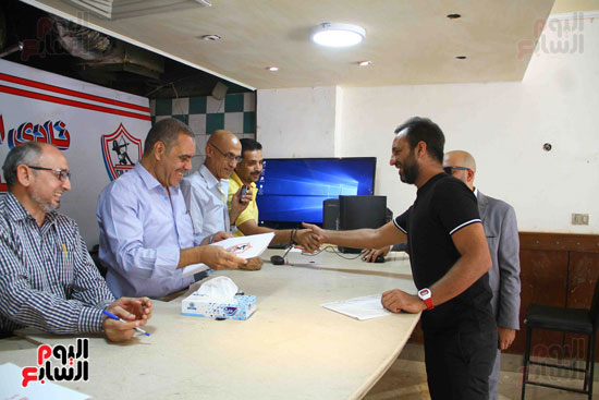 أحمد مرتضى يقدم أوراق ترشحه فى انتخابات الزمالك (1)