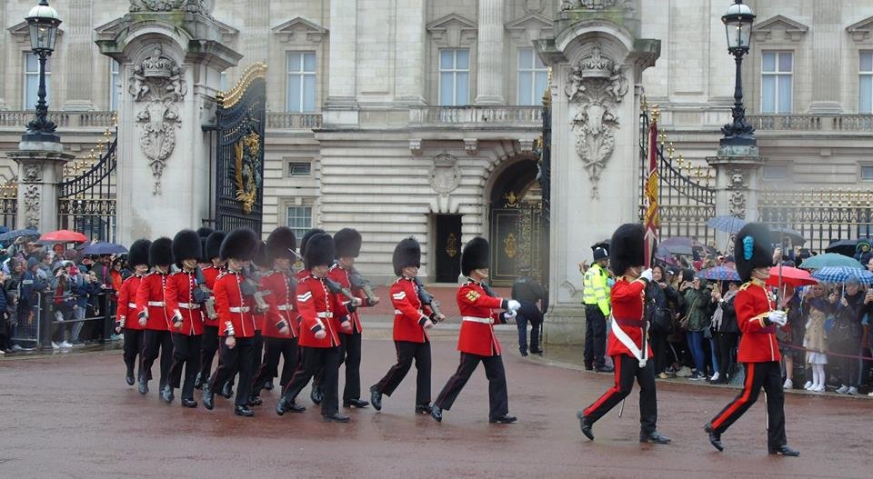 حراسة القصر حراسة القصر