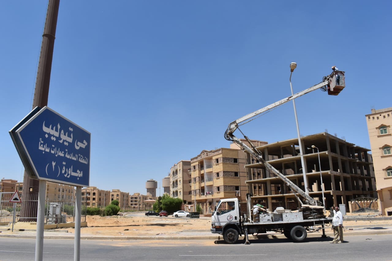 تركيب 370 كشاف إنارة ليد بمحور الحرية بمدينة الشروق (4)