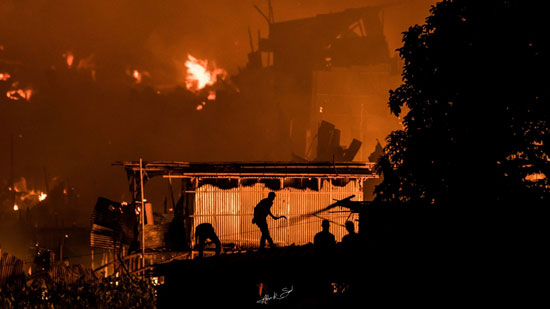 حريق-فى-حى-سكنى-ببنجلاديش