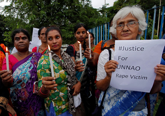 مظاهرات فى الهند بعد مقتل واغتصاب فتاة 19 عاما على يد نائب بالحزب الحاكم  (5)
