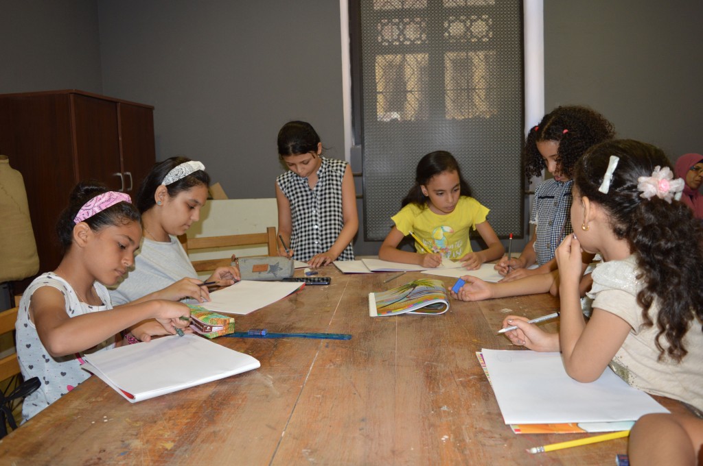 مشاركة الأطفال فى ورشة الرسم بالمتحف الفن الإسلامى (10)