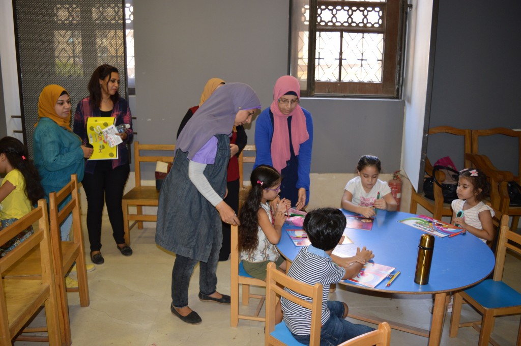 مشاركة الأطفال فى ورشة الرسم بالمتحف الفن الإسلامى (1)