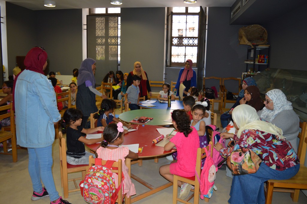 مشاركة الأطفال فى ورشة الرسم بالمتحف الفن الإسلامى (3)