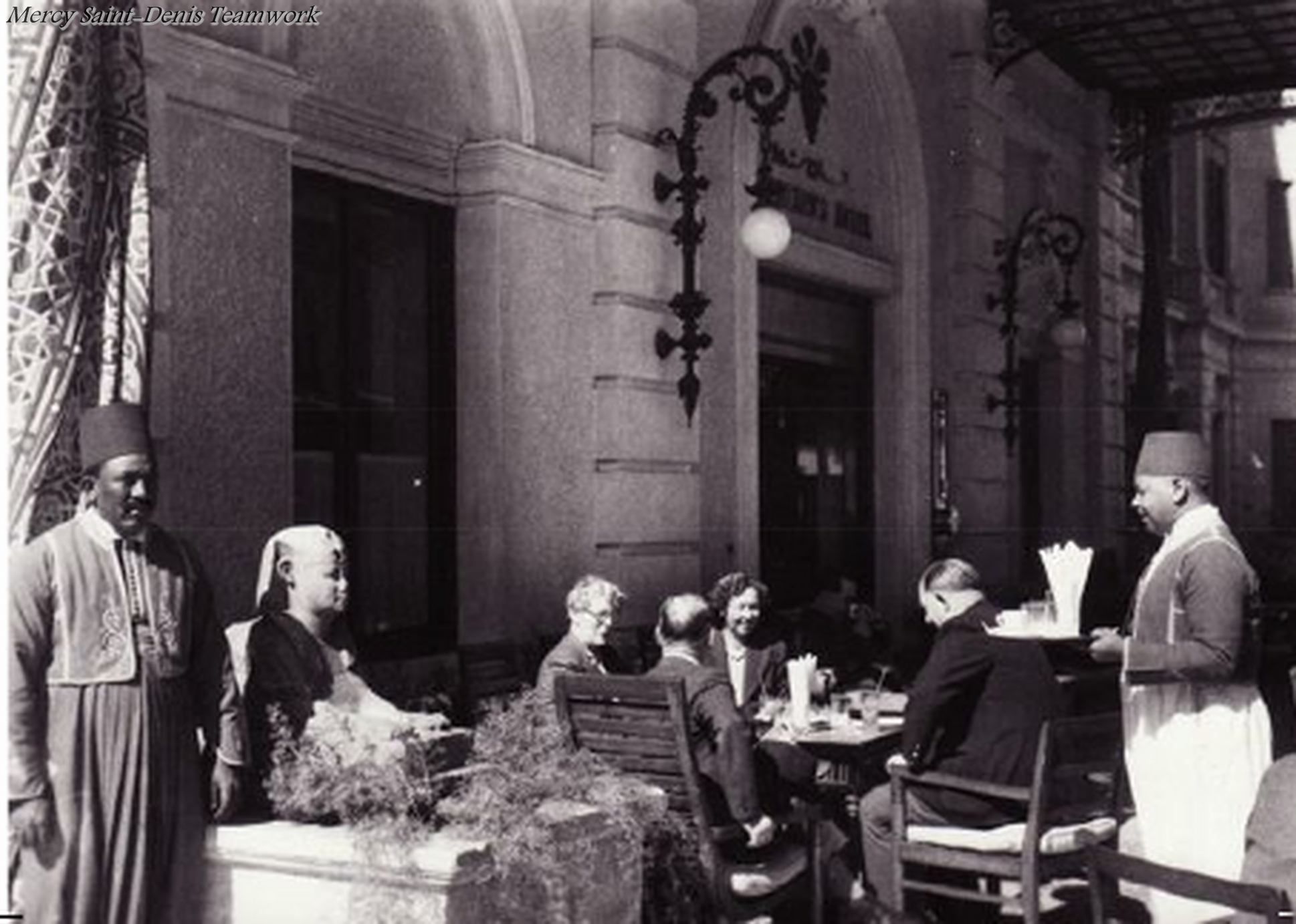 أجاثا كريستى تشرب الشاى فى مصر 1920