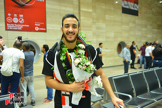 استقبال فريق كرة اليد الناشئين في مطار القاهرة (10)