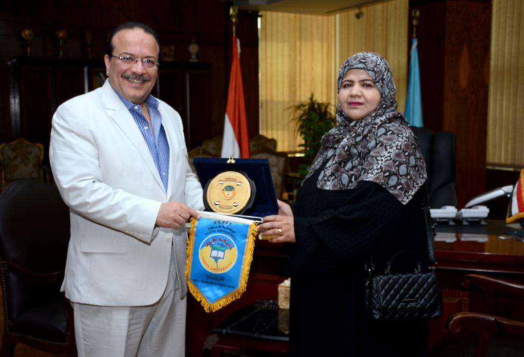 رئيس جامعة طنطا يستقبل الملحق الثقافي لسفارة سلطنة عمان (1)