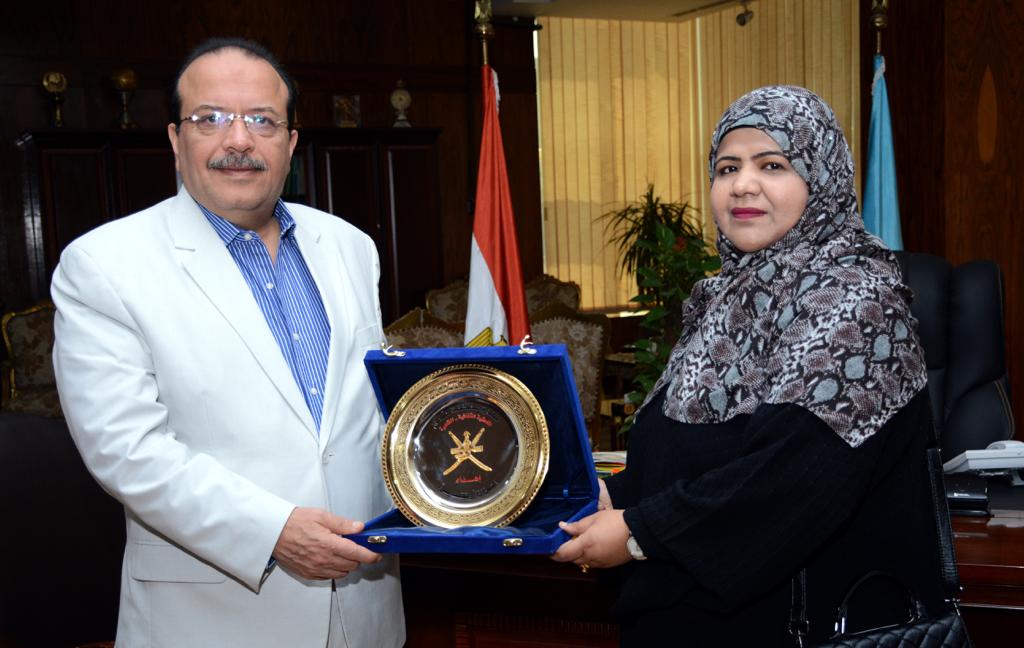 رئيس جامعة طنطا يستقبل الملحق الثقافي لسفارة سلطنة عمان (2)
