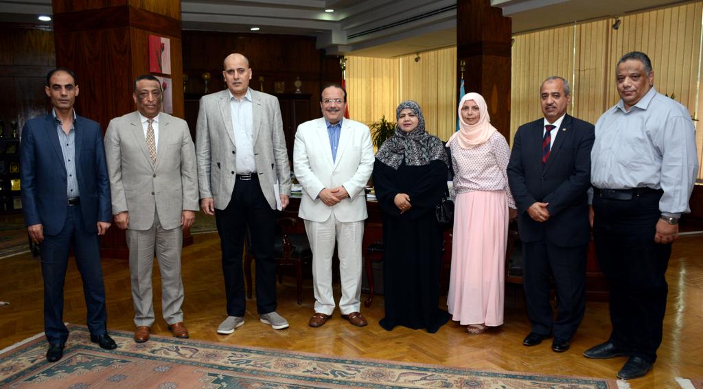 رئيس جامعة طنطا يستقبل الملحق الثقافي لسفارة سلطنة عمان (4)