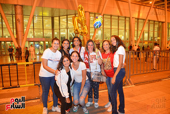 استقبال فريق كرة اليد الناشئين في مطار القاهرة (24)