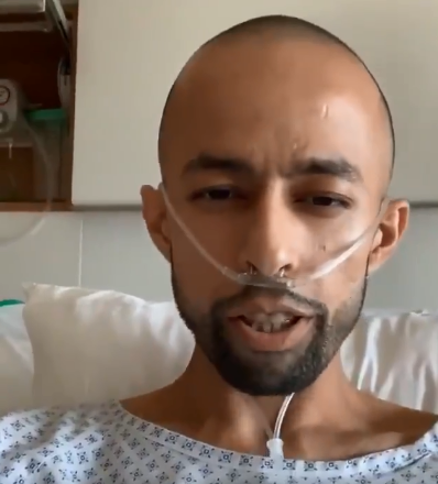 محارب السرطان خلال تلقيه العلاج