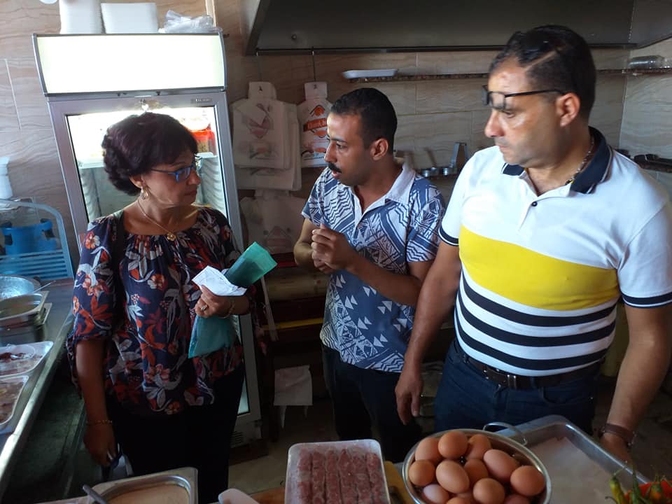 ضبط أغذية منتهية الصلاحية فى حملة على المطاعم شرق الإسكندرية (4)