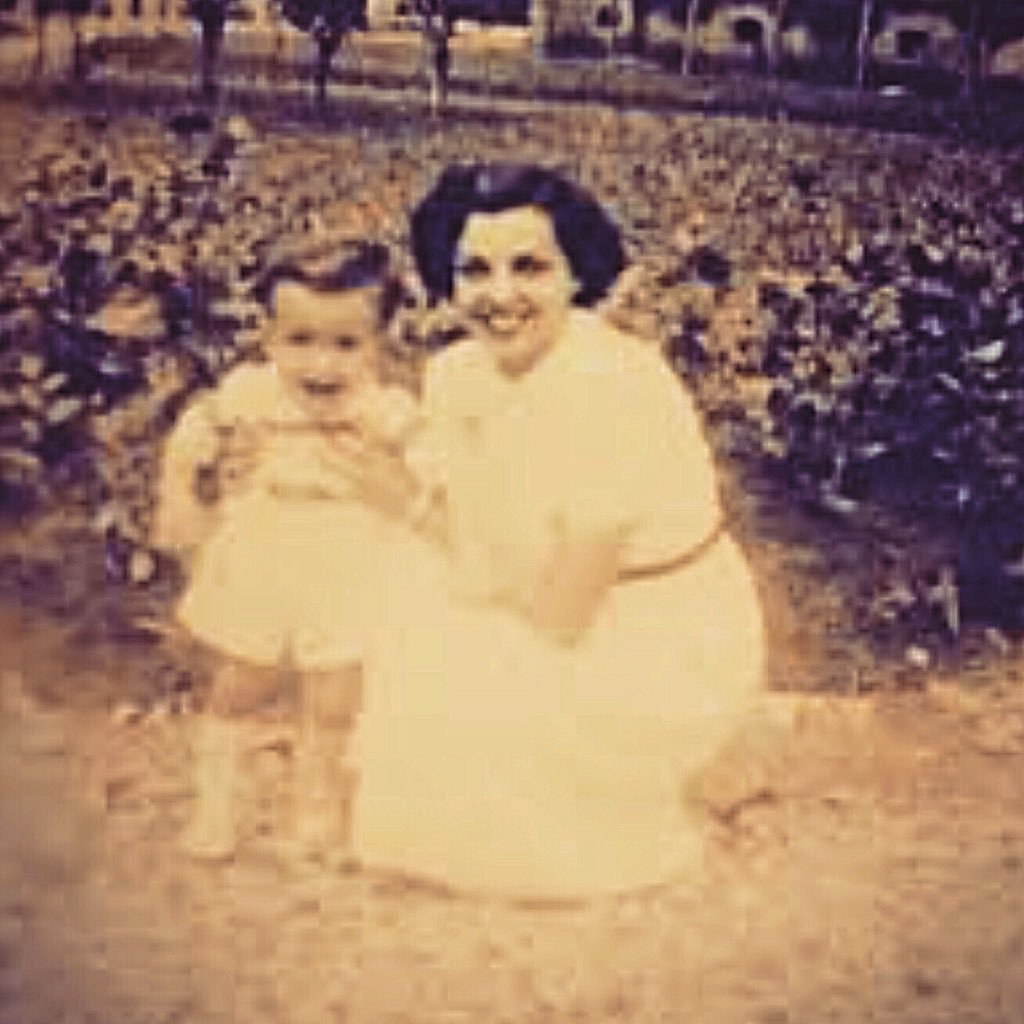 باولو كويلو طفلا مع والدته