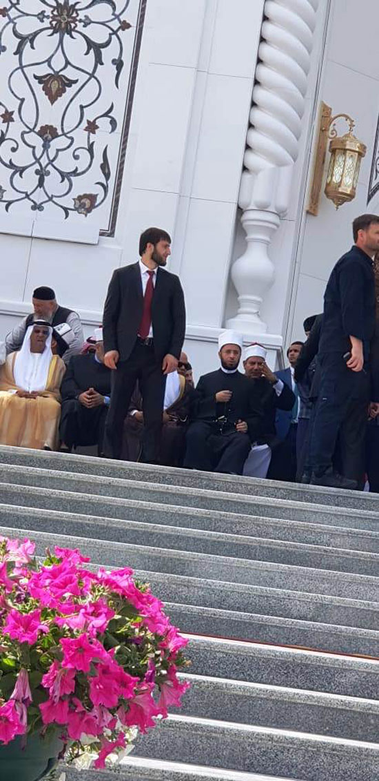 رئيس الشيشان يبكى خلال افتتاح أكبر مسجد بأوربا فى ذكرى والده (6)