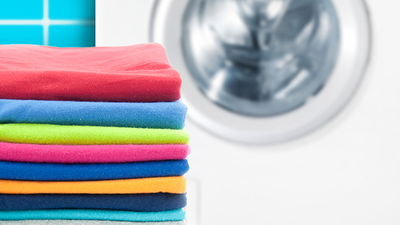 متى تغسل الملابس بماء ساخن أو بارد  (1)