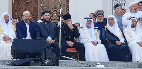 رئيس الشيشان يبكى خلال افتتاح أكبر مسجد بأوربا فى ذكرى والده (3)