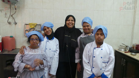 أول-مبادرة-فى-صعيد-مصر-لتعليم-ذوى-الاحتياجات-الخاصة-فنون-الطهى-بمركز-التدريب-الحرفى-للمعاقين-بأسوان-(10)