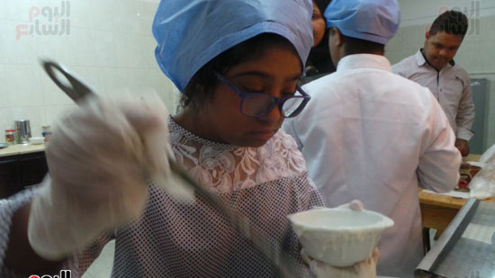 أول-مبادرة-فى-صعيد-مصر-لتعليم-ذوى-الاحتياجات-الخاصة-فنون-الطهى-بمركز-التدريب-الحرفى-للمعاقين-بأسوان-(4)