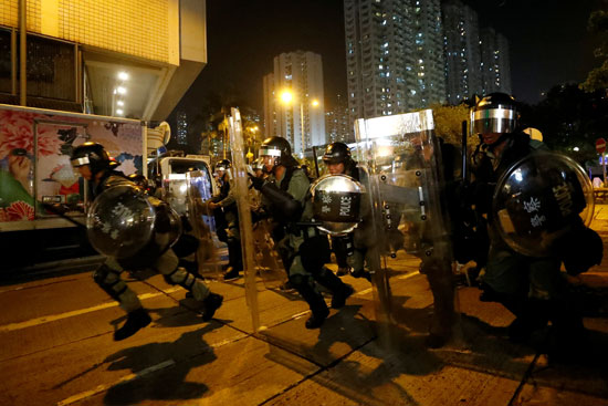 عناصر الشرطة فى هونج كونج
