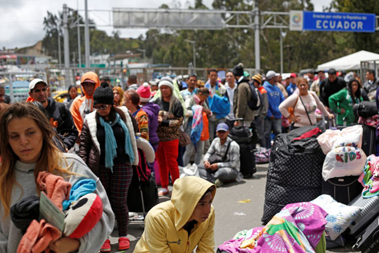 آلاف المواطنين فى فنزويلا يفرون من البلاد
