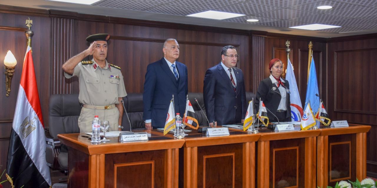 الدكتور عبد العزيز قنصوة محافظ الإسكندرية  (2)